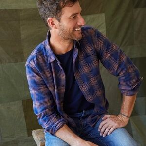 NYT MEN’S OUTERKNOWNOWN TRANSITIONAL FLANNEL SHIRT